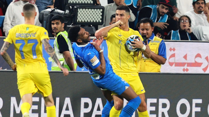 Cristiano Ronaldo foul and take red card in nassr vs hilal match