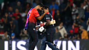 USA won by chasing 194 runs.