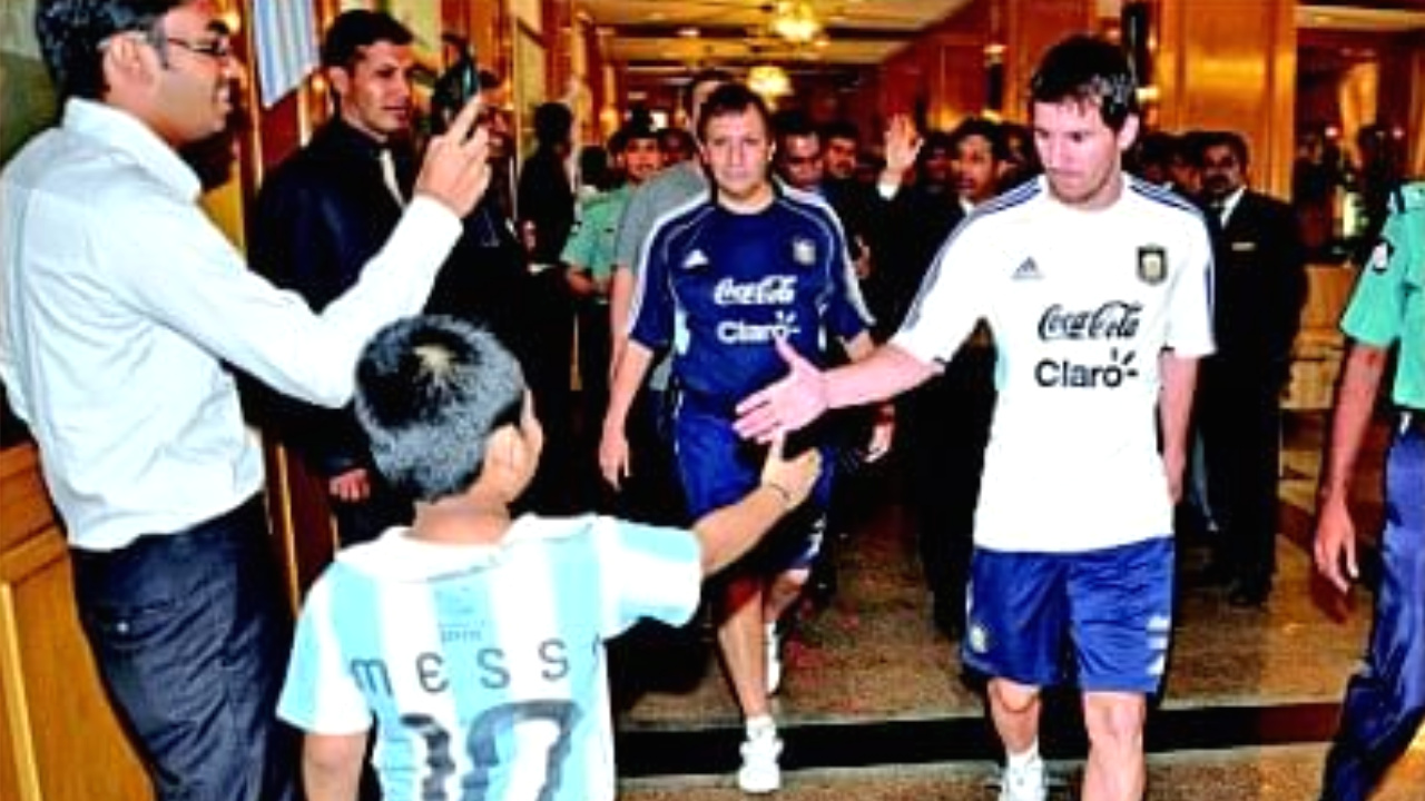 Lionel messi in Dhaka Bangladesh 2011