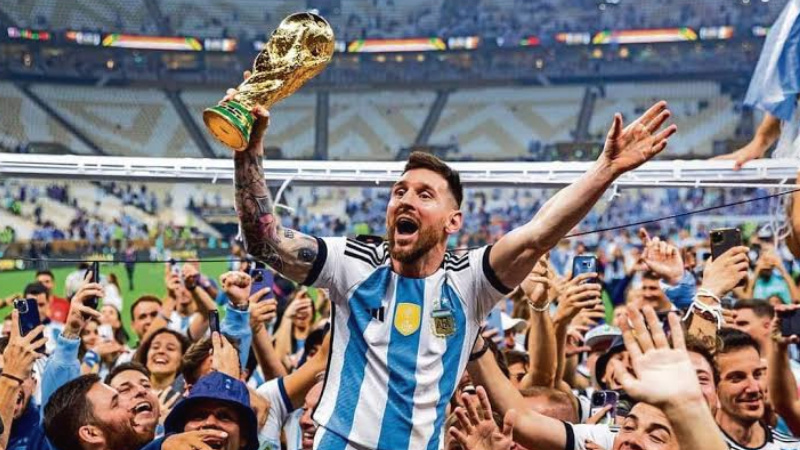 Lionel Messi with world cup