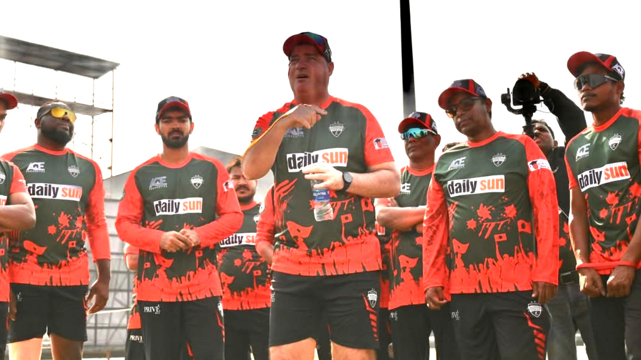 Mickey Arthur in Rangpur