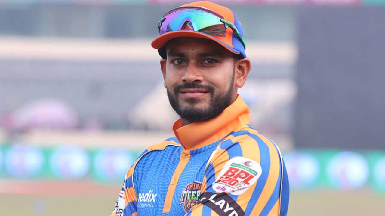 Mehidy Miraz in Khulna Tigers