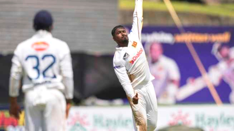Tharindu Rathnayake bowling