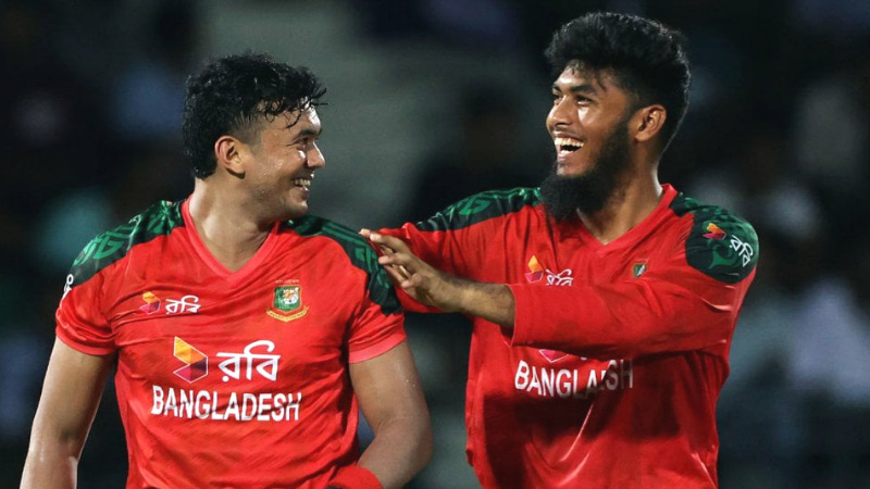 সাকিব-তাসকিনদের পেছনে ফেলে রিশাদের নতুন মাইলফলক