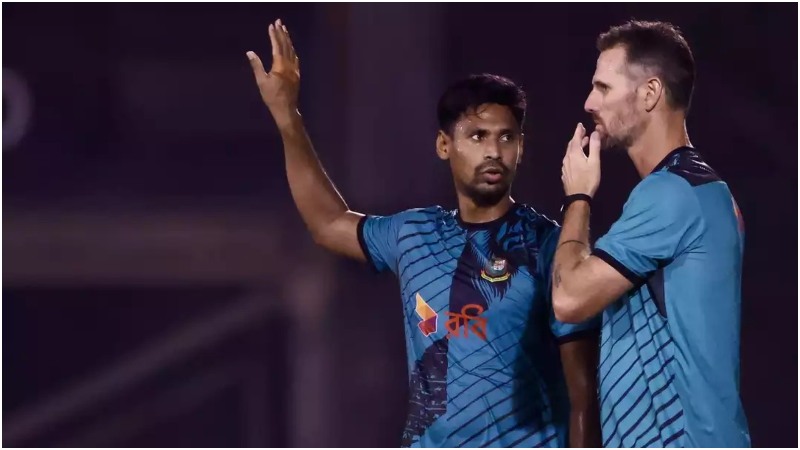 দুবাইয়ের স্লো পিচে মুস্তাফিজের ওপর ভরসা রাখছেন কোচ