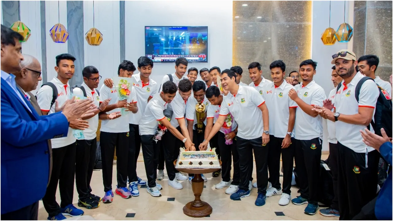 bangladesh U-19 cricket team airport 3