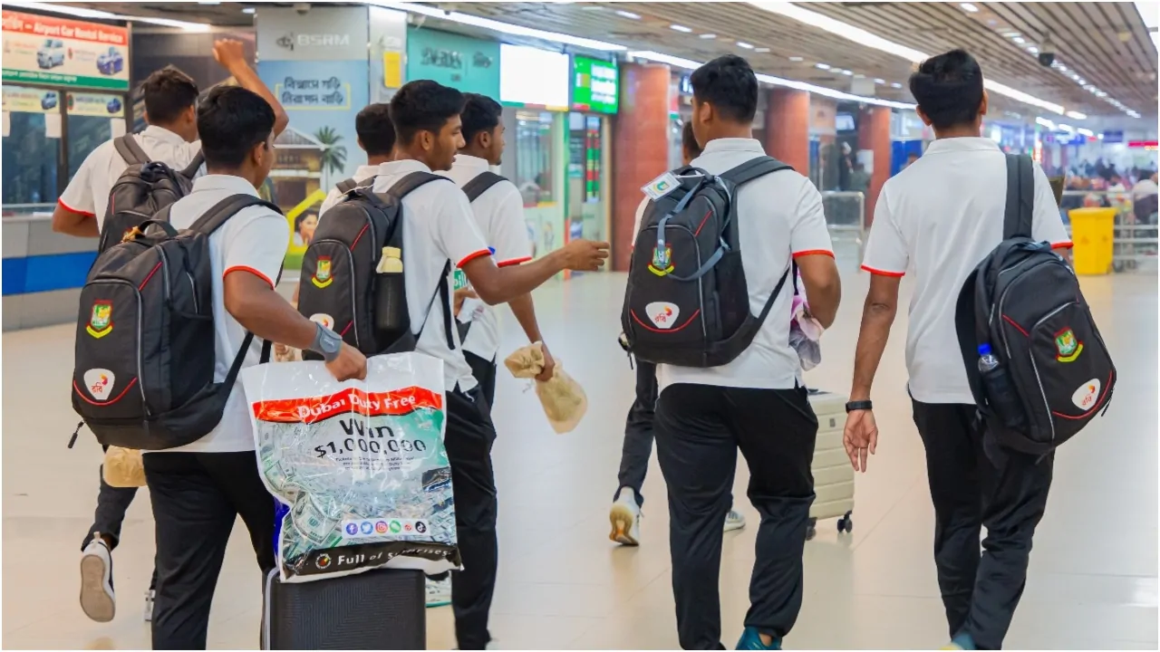 bangladesh U-19 cricket team airport 4