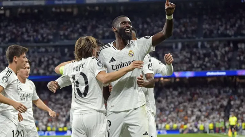 Real Madrid in new crisis after losing title