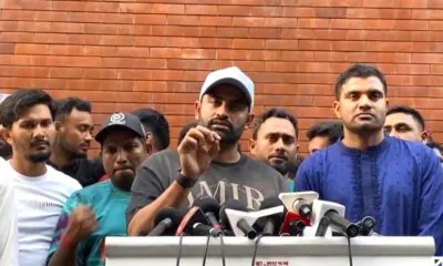 Tamim with cricketers