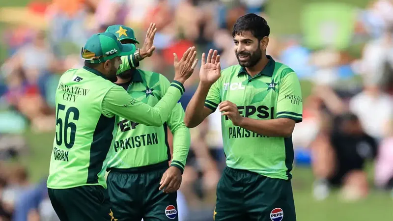 4 Pakistani cricketers' Instagrams have been banned in India!