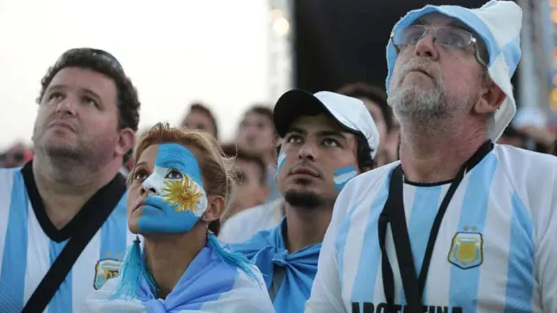Argentine footballer dies at 18