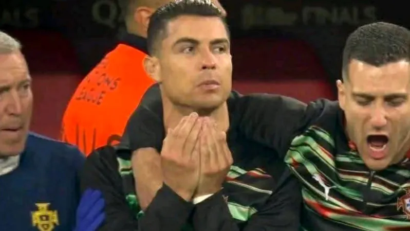 Cristiano Ronaldo pray for his team in Nations Leage final