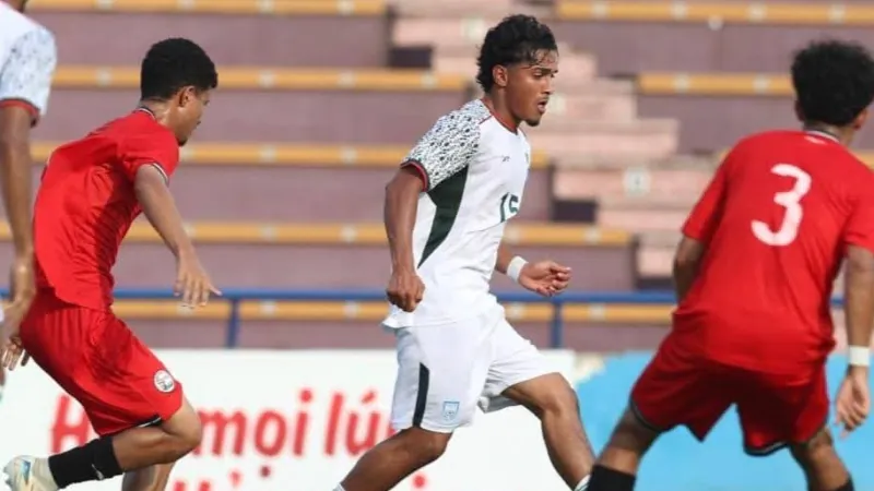 Bangladesh fall to Yemen with a last-minute goal.
