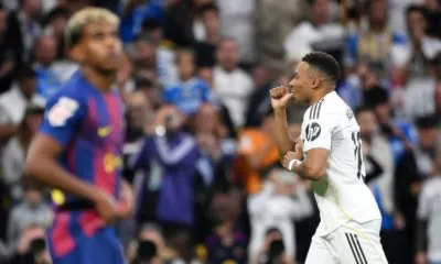 Real Madrid lead Barcelona at halftime.