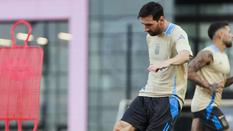 Messi joins the Argentina squad ahead of the second match.
