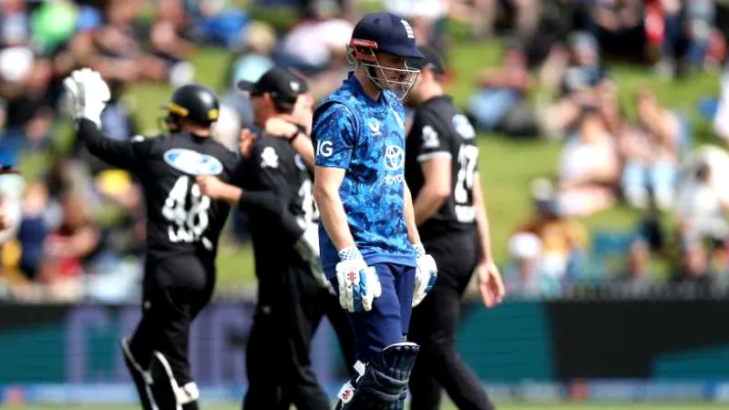 England batting collapse against New Zealand
