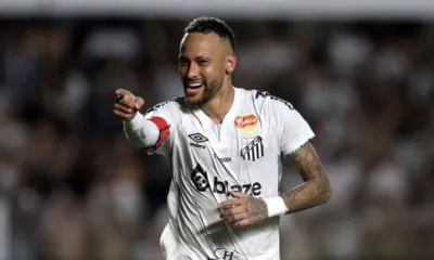 Neymar’s ‘double century’ guides Santos to victory.