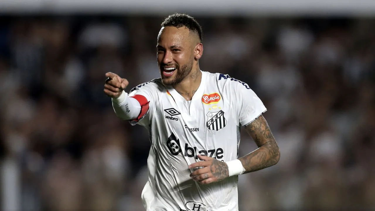 Neymar’s ‘double century’ guides Santos to victory.