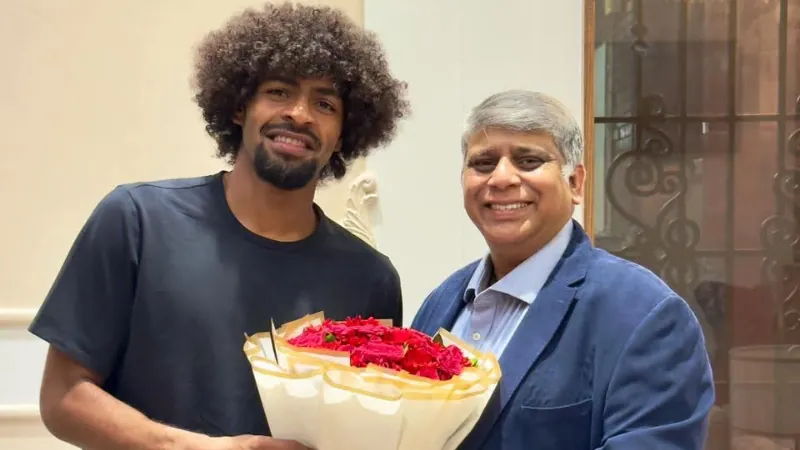 Hamza arrives in Bangladesh to play matches against Nepal and India.