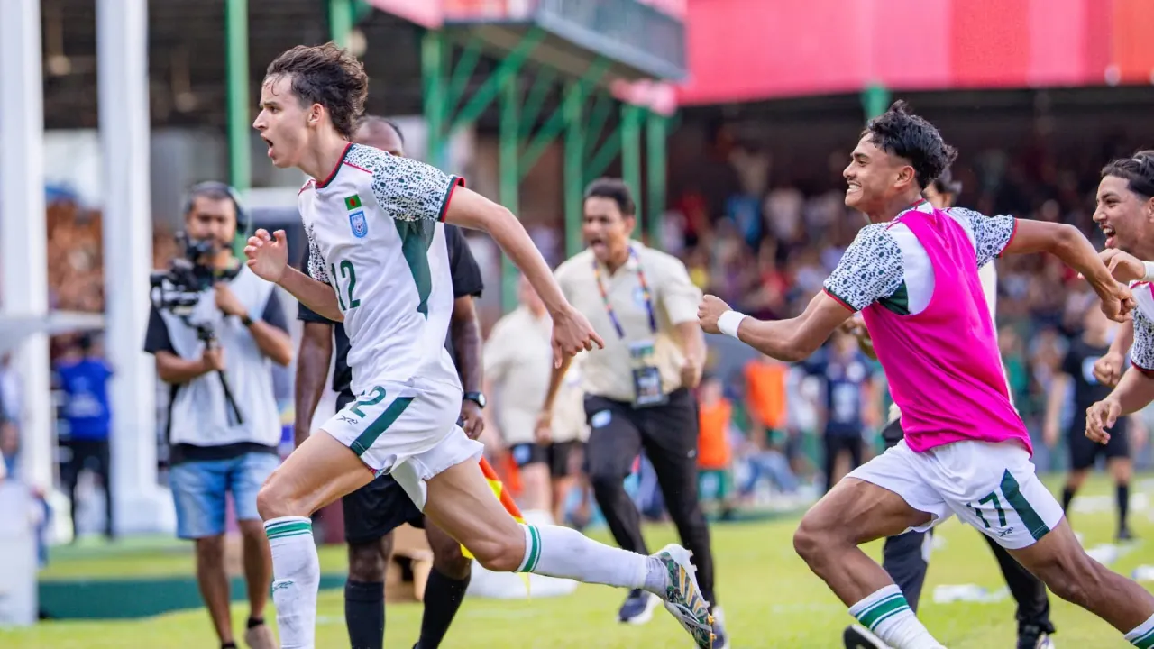 Ronan Sullivan Celebrates a goal