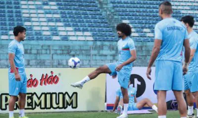 Vietnam’s coach is looking for a way to stop Hamza.