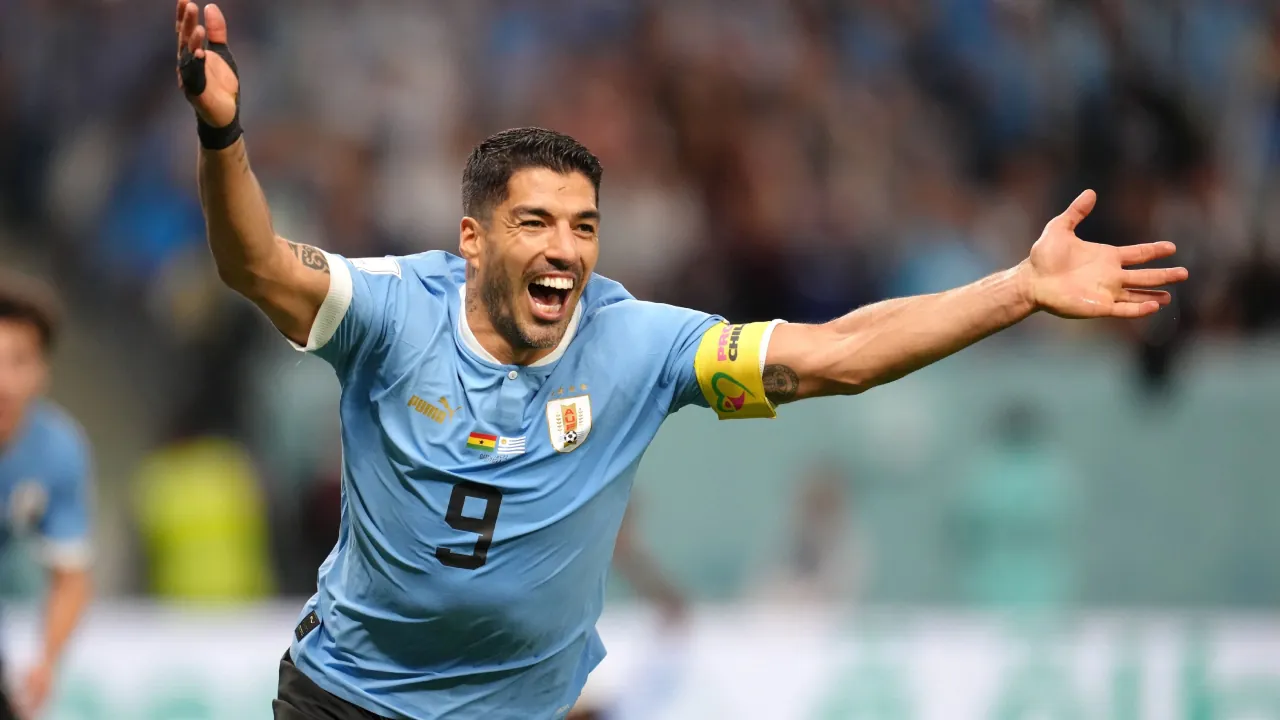 Suarez wants to come out of retirement and return to the national team to play in the World Cup.