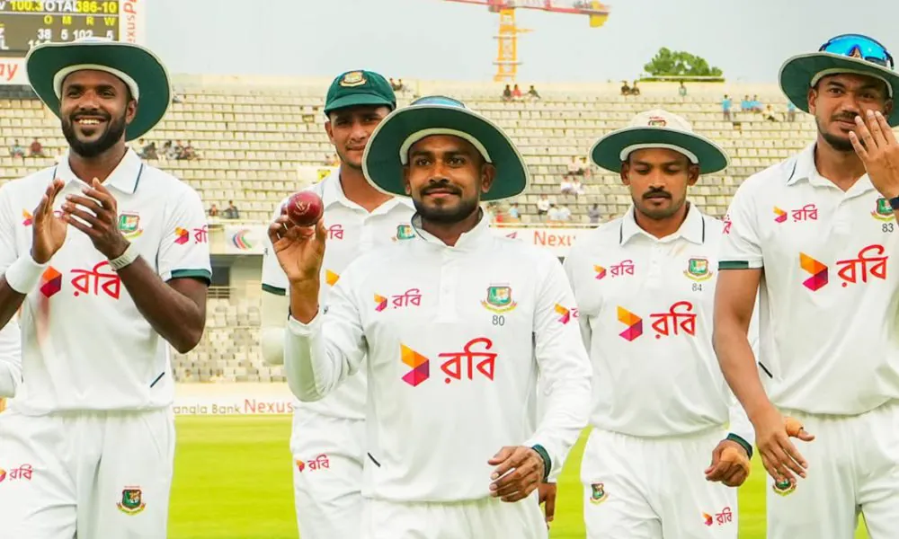 Bangladesh aim to set Pakistan a target of 290–300 runs.